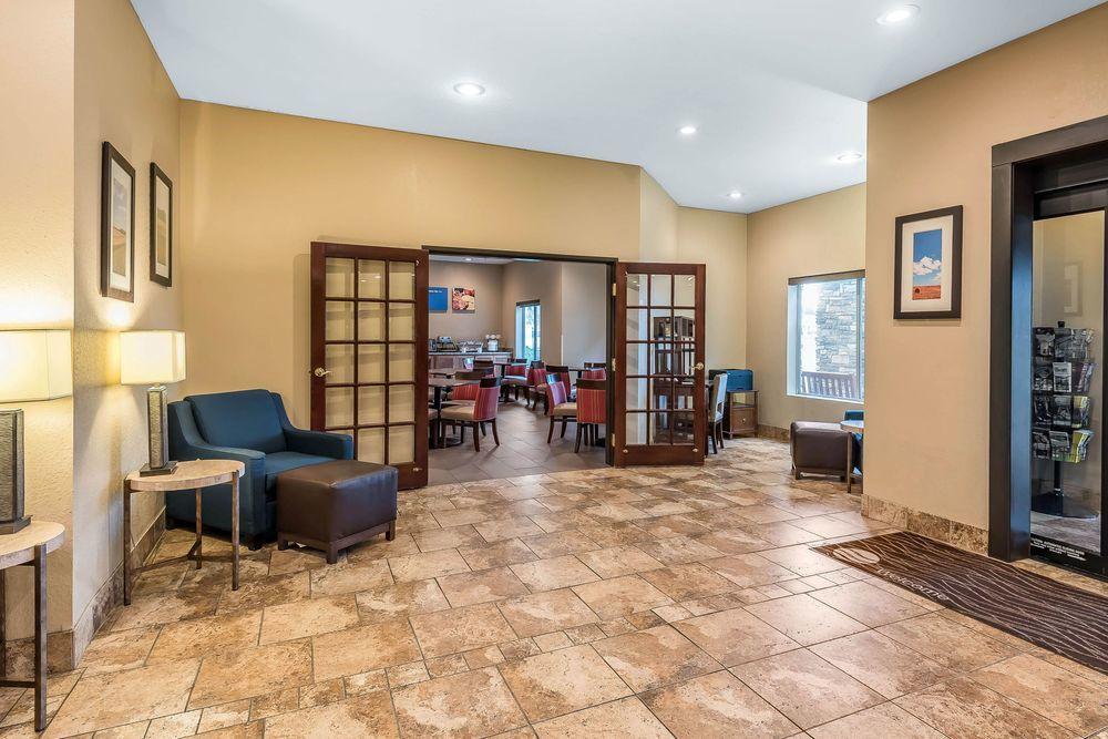 Comfort Inn & Suites Pittsburg Extérieur photo