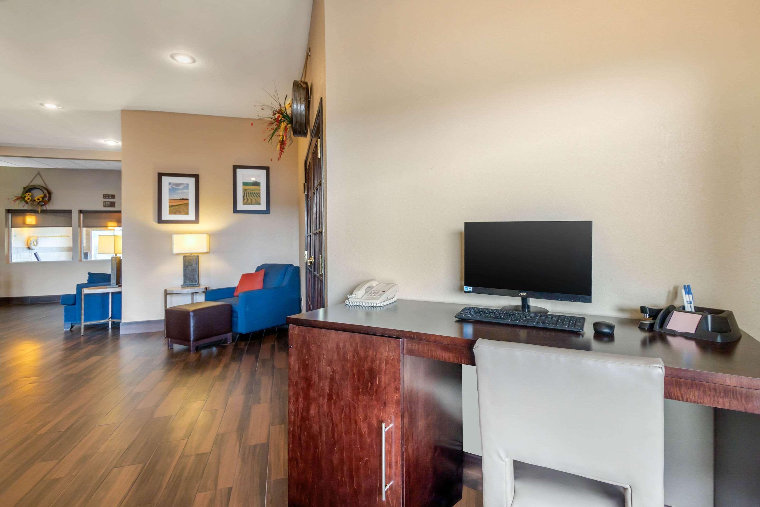 Comfort Inn & Suites Pittsburg Extérieur photo