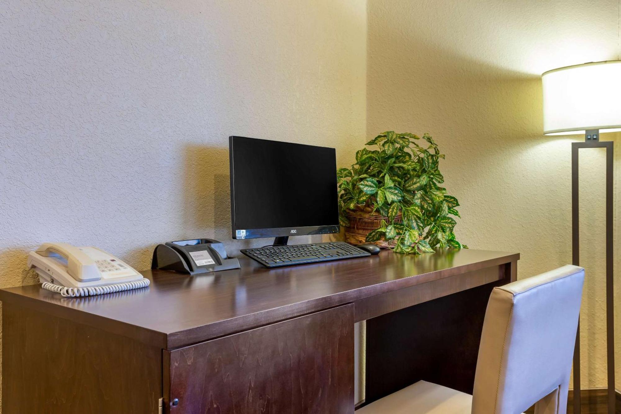 Comfort Inn & Suites Pittsburg Extérieur photo