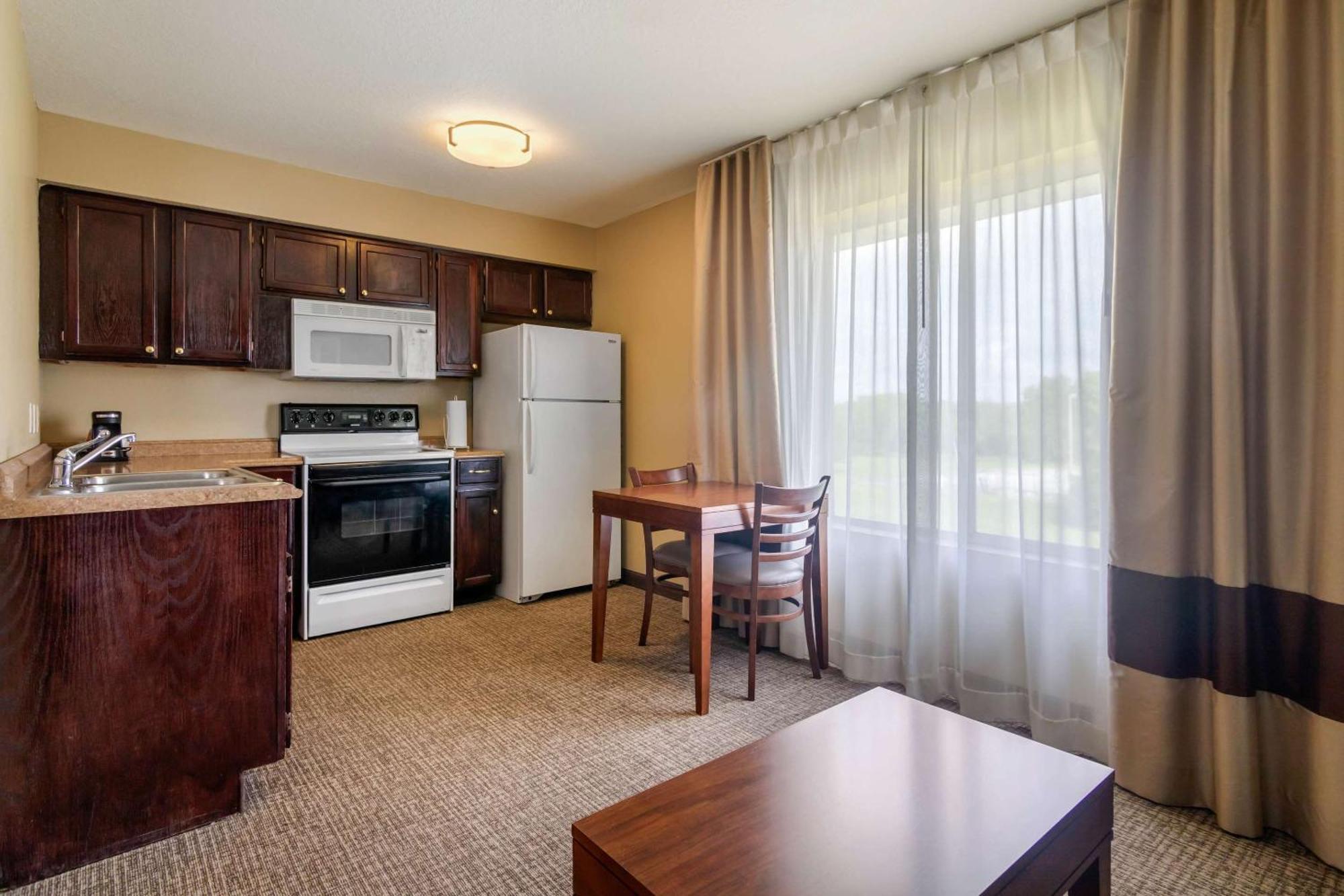 Comfort Inn & Suites Pittsburg Extérieur photo