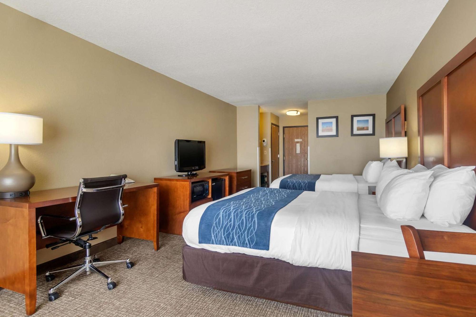 Comfort Inn & Suites Pittsburg Extérieur photo