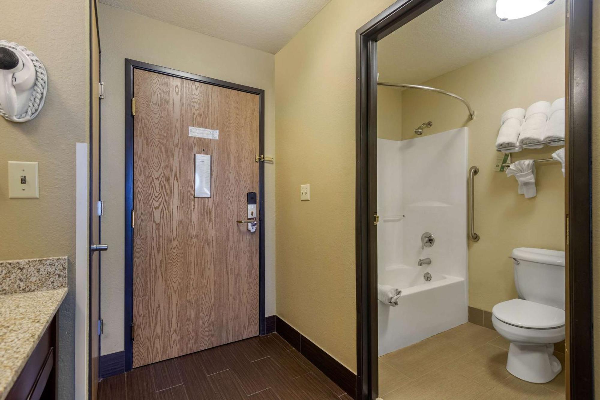 Comfort Inn & Suites Pittsburg Extérieur photo