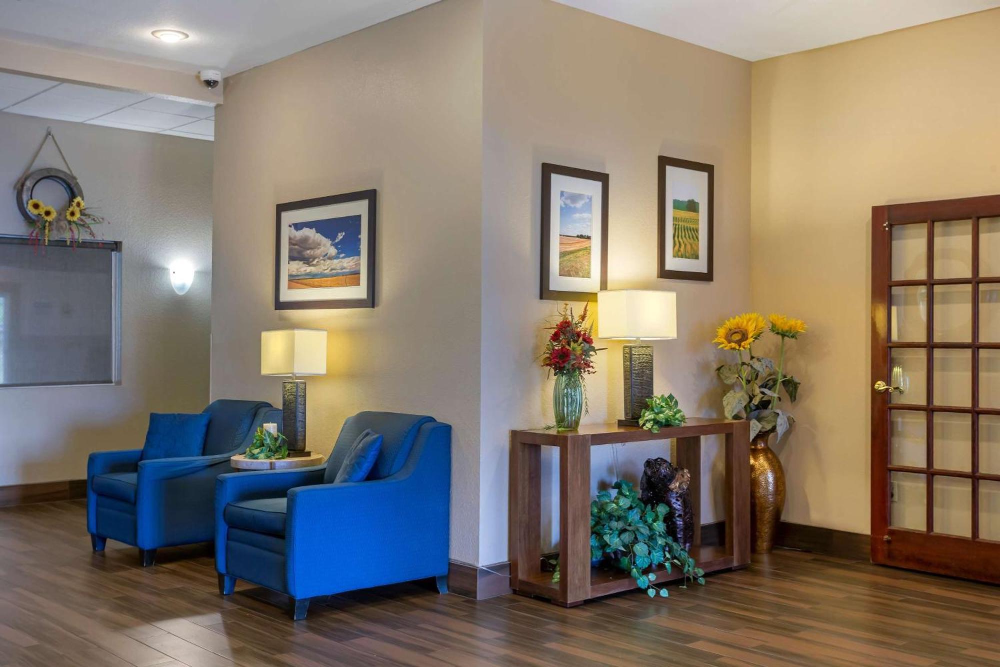 Comfort Inn & Suites Pittsburg Extérieur photo