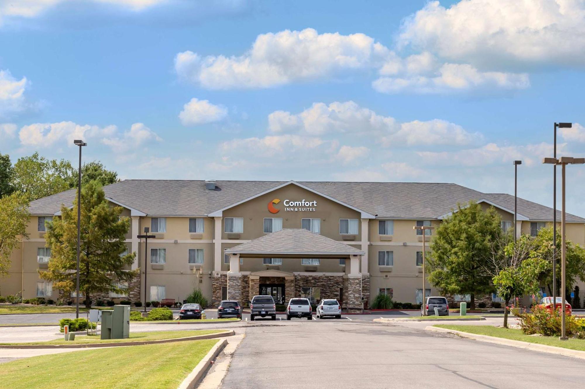 Comfort Inn & Suites Pittsburg Extérieur photo