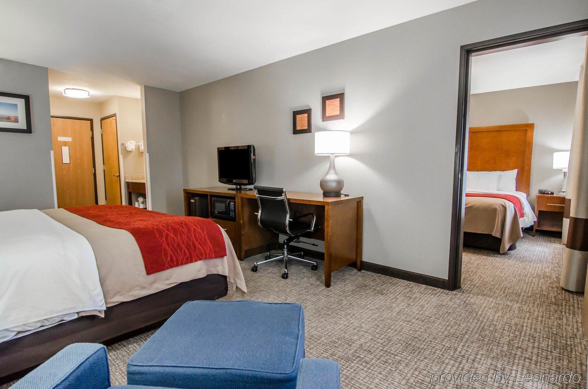 Comfort Inn & Suites Pittsburg Extérieur photo