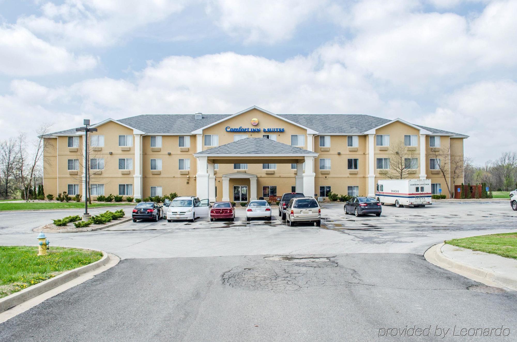 Comfort Inn & Suites Pittsburg Extérieur photo