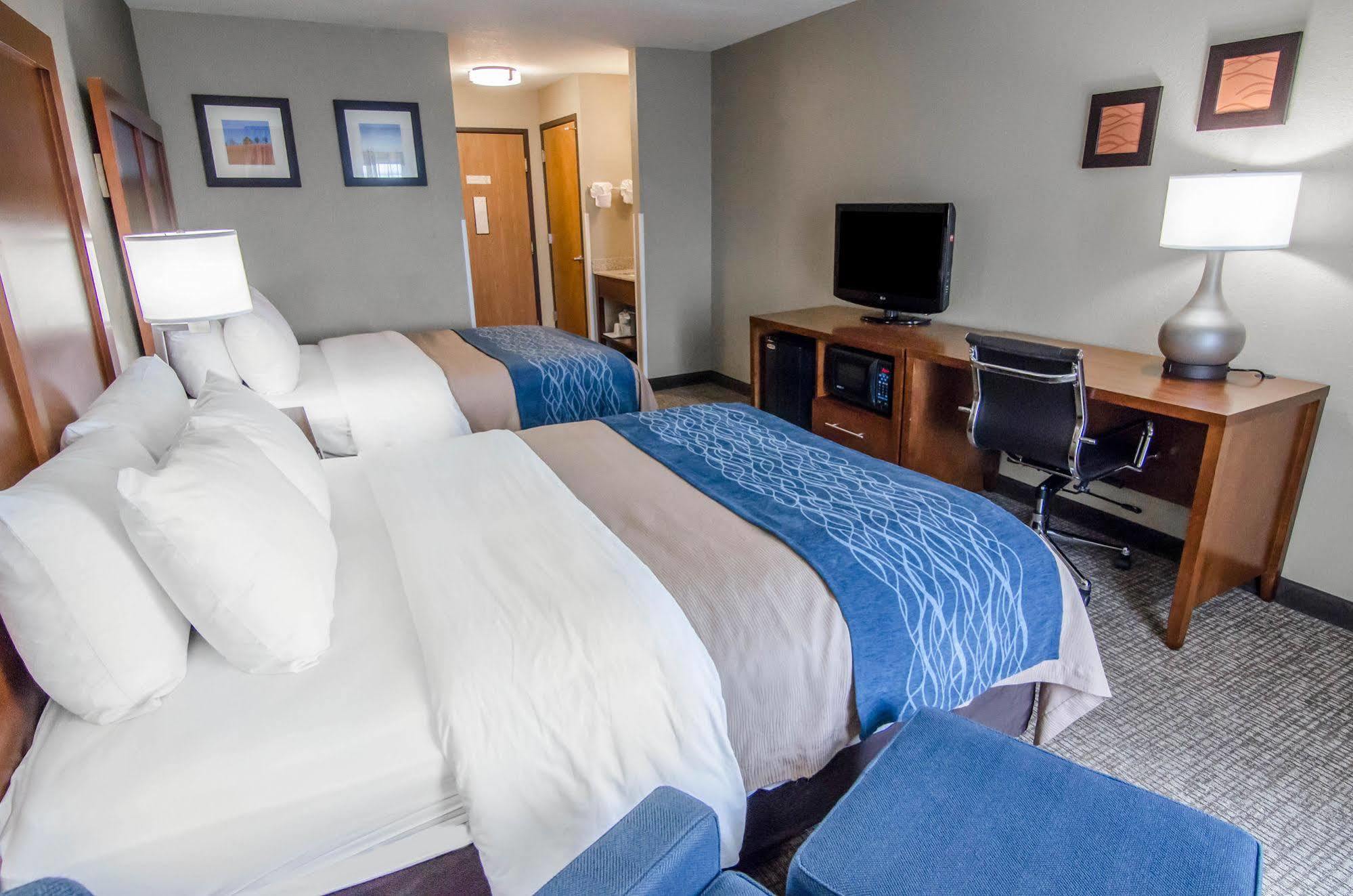 Comfort Inn & Suites Pittsburg Extérieur photo