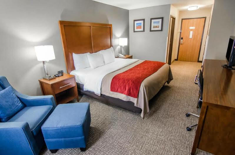 Comfort Inn & Suites Pittsburg Extérieur photo